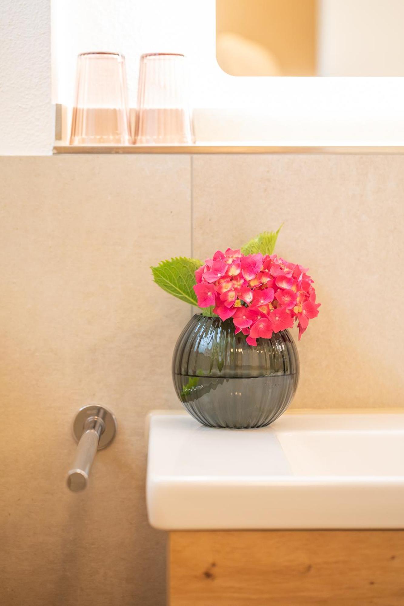 Graf Chiemo Suites - Direkt Am Chiemsee Mit Separatem Seezugang คีมิง ภายนอก รูปภาพ