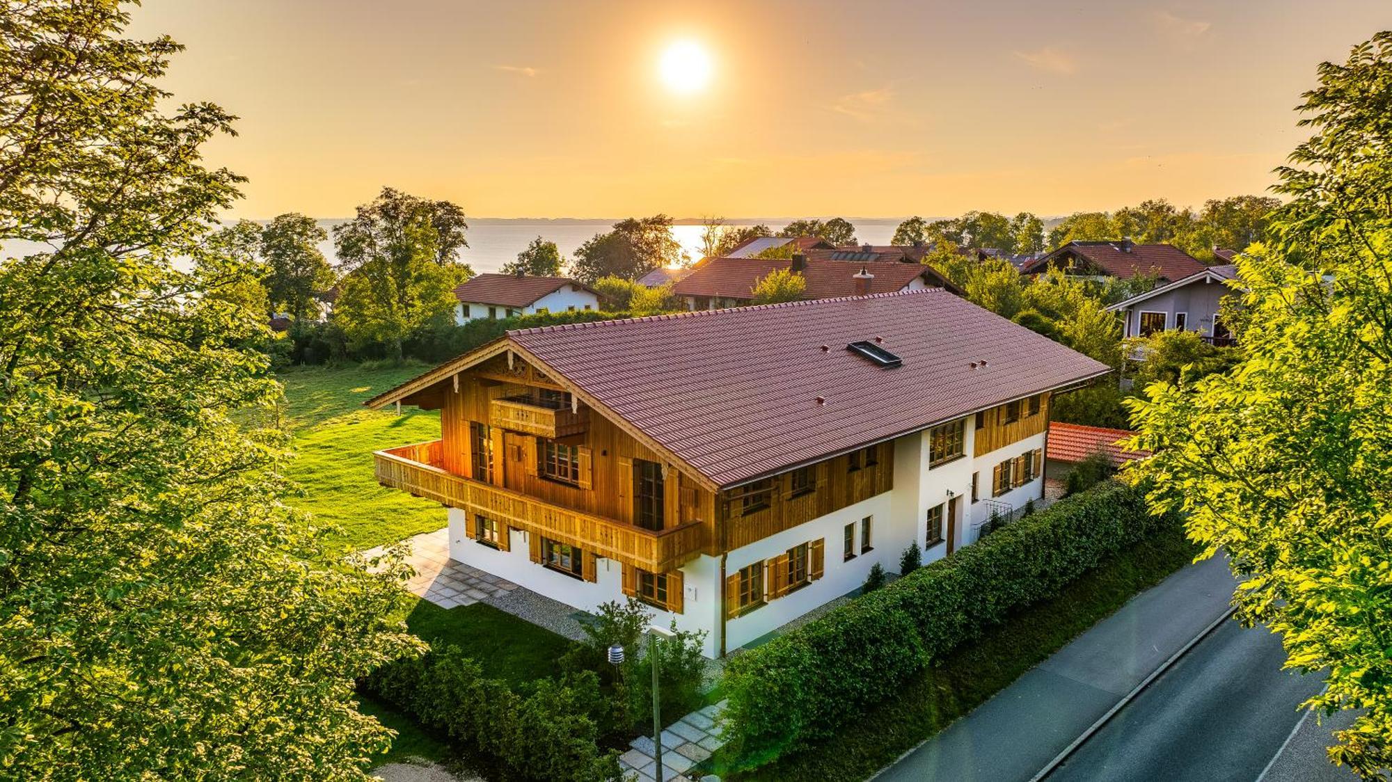 Graf Chiemo Suites - Direkt Am Chiemsee Mit Separatem Seezugang คีมิง ภายนอก รูปภาพ