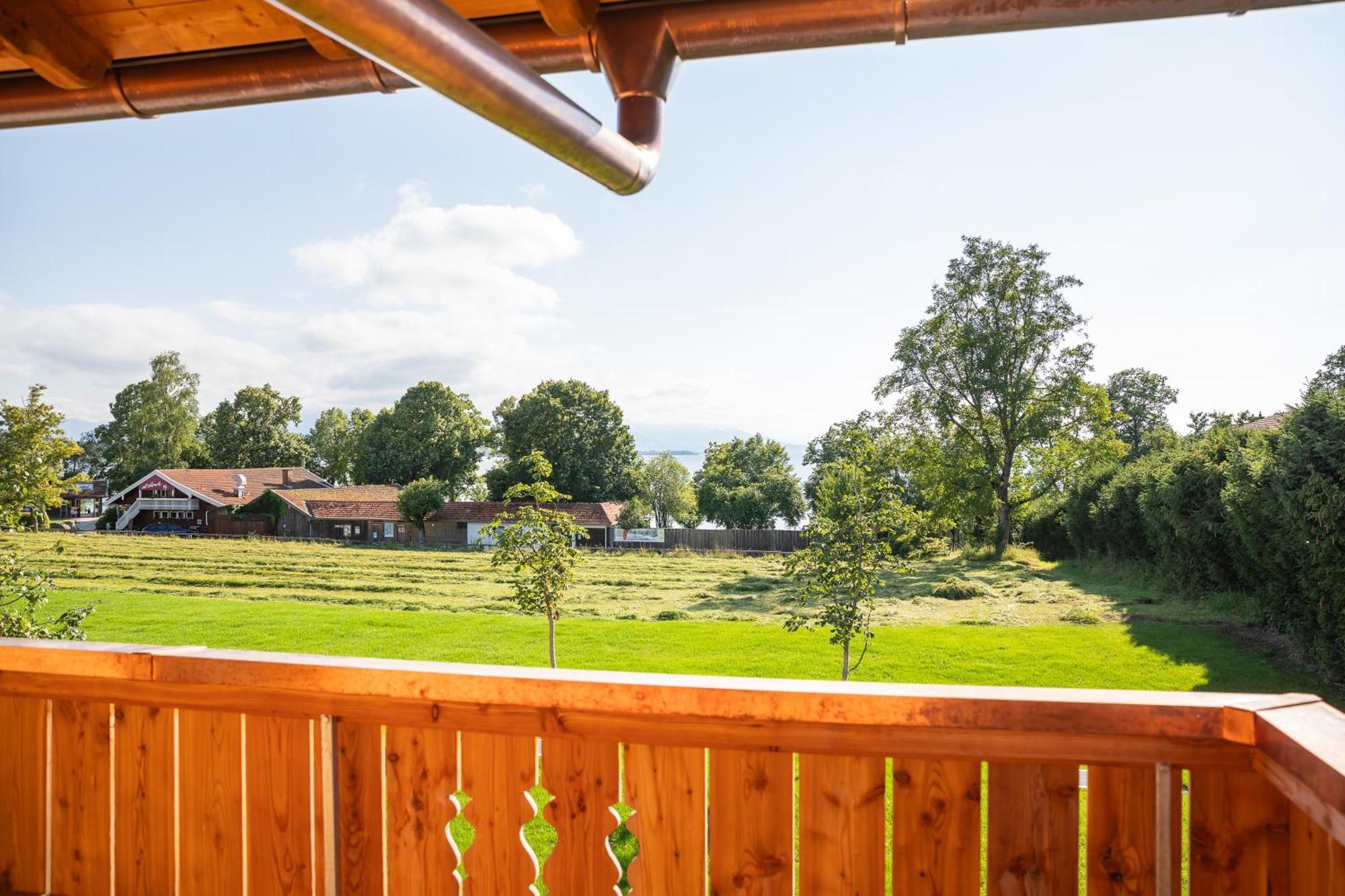 Graf Chiemo Suites - Direkt Am Chiemsee Mit Separatem Seezugang คีมิง ภายนอก รูปภาพ