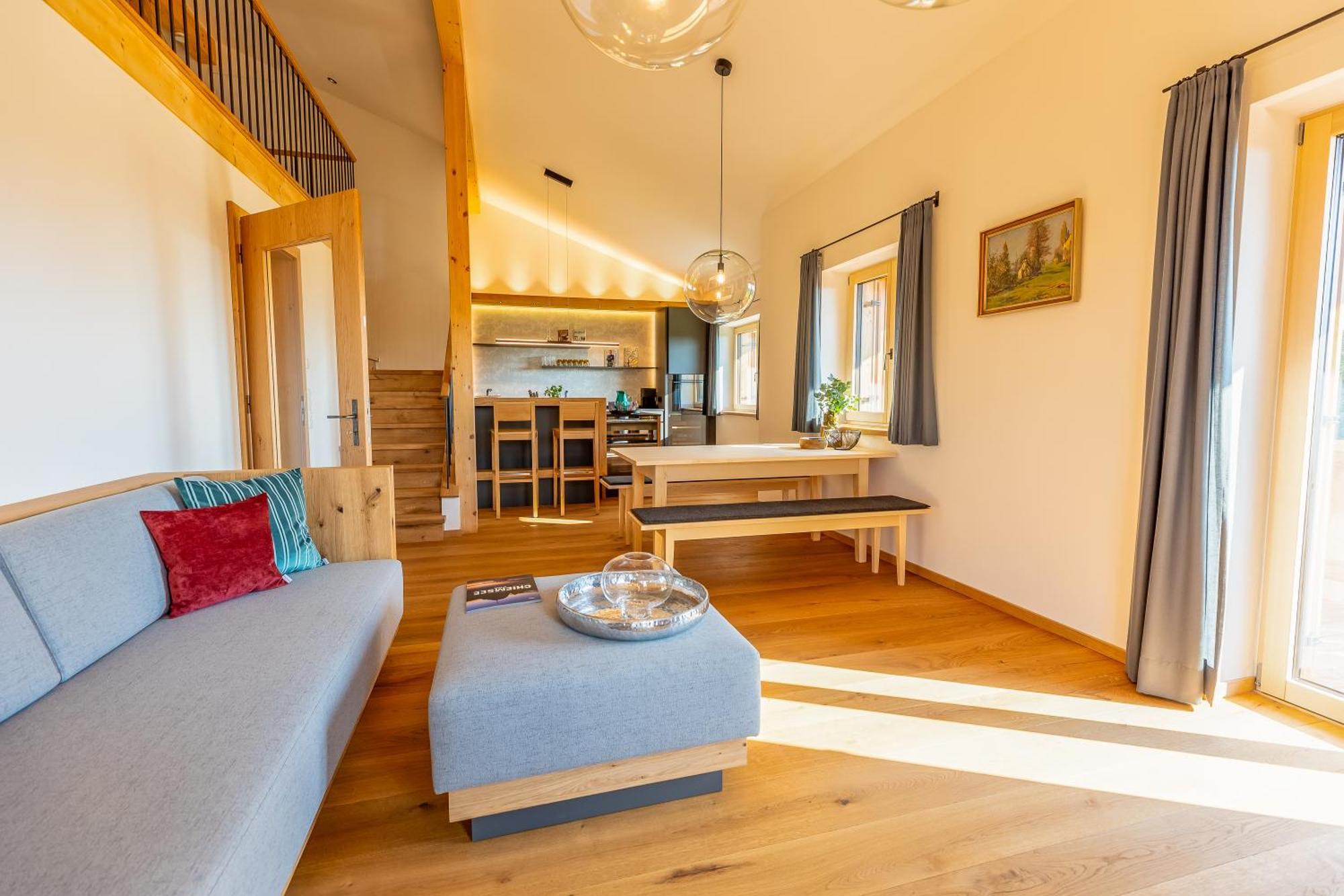 Graf Chiemo Suites - Direkt Am Chiemsee Mit Separatem Seezugang คีมิง ภายนอก รูปภาพ