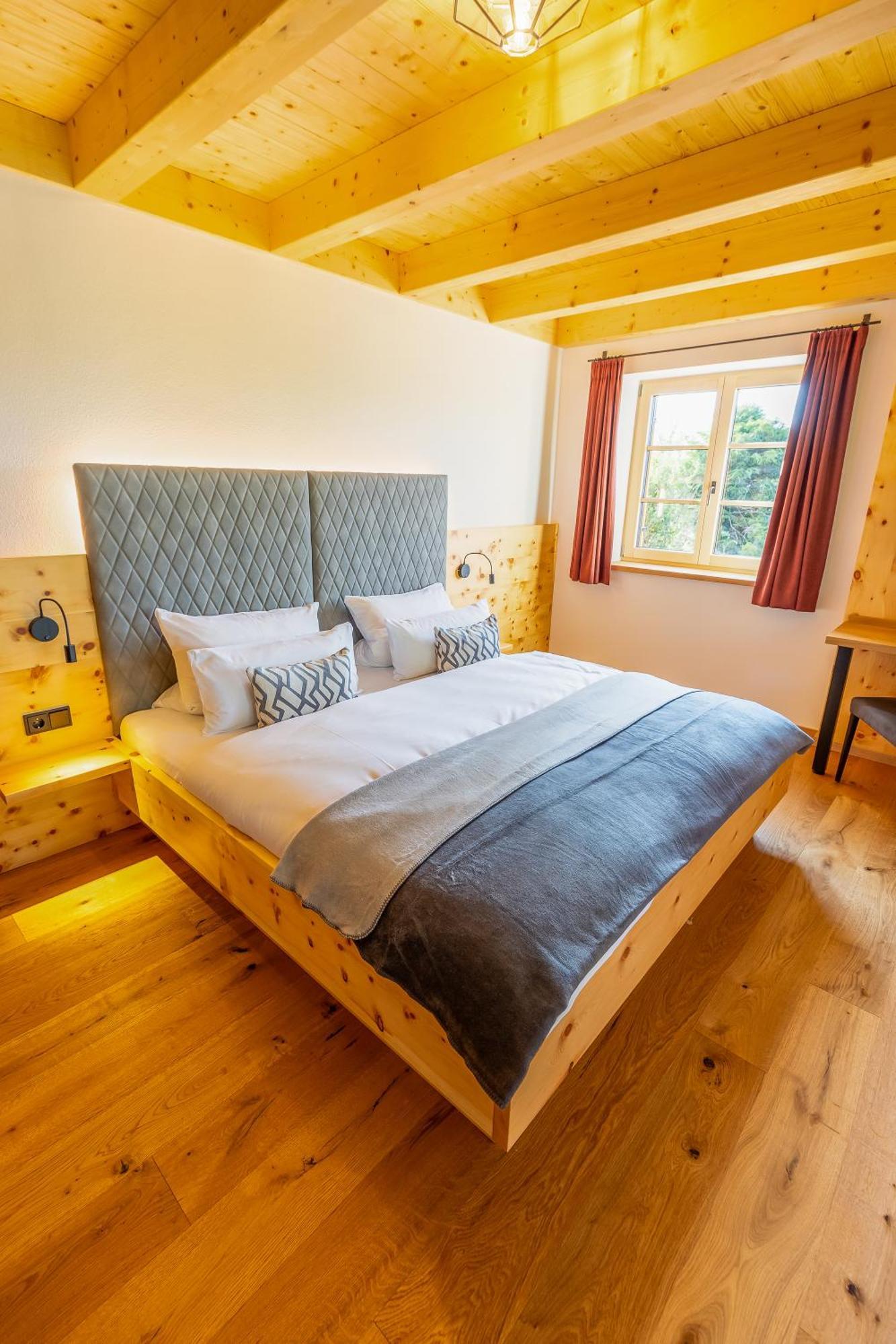 Graf Chiemo Suites - Direkt Am Chiemsee Mit Separatem Seezugang คีมิง ภายนอก รูปภาพ