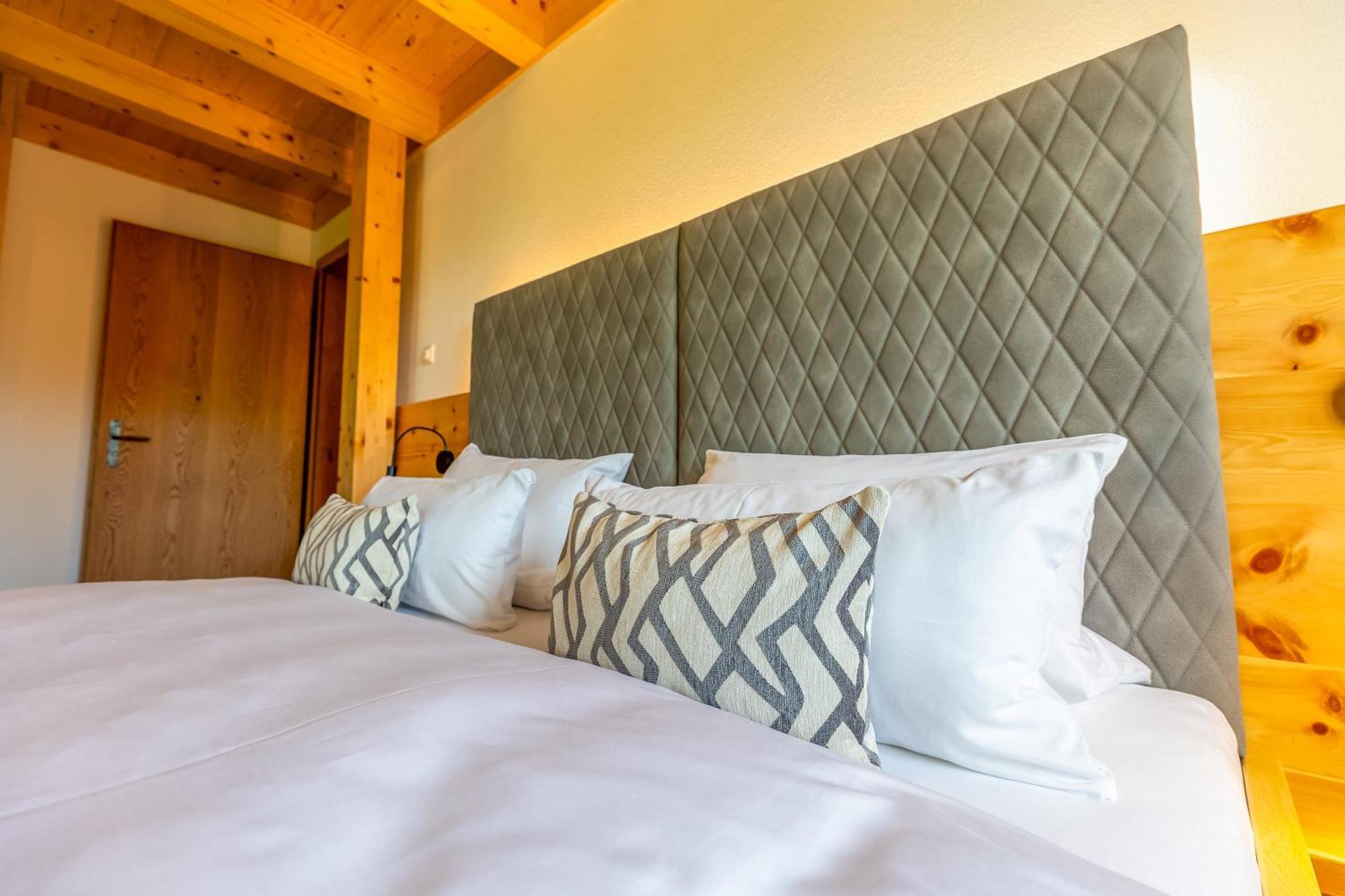 Graf Chiemo Suites - Direkt Am Chiemsee Mit Separatem Seezugang คีมิง ภายนอก รูปภาพ