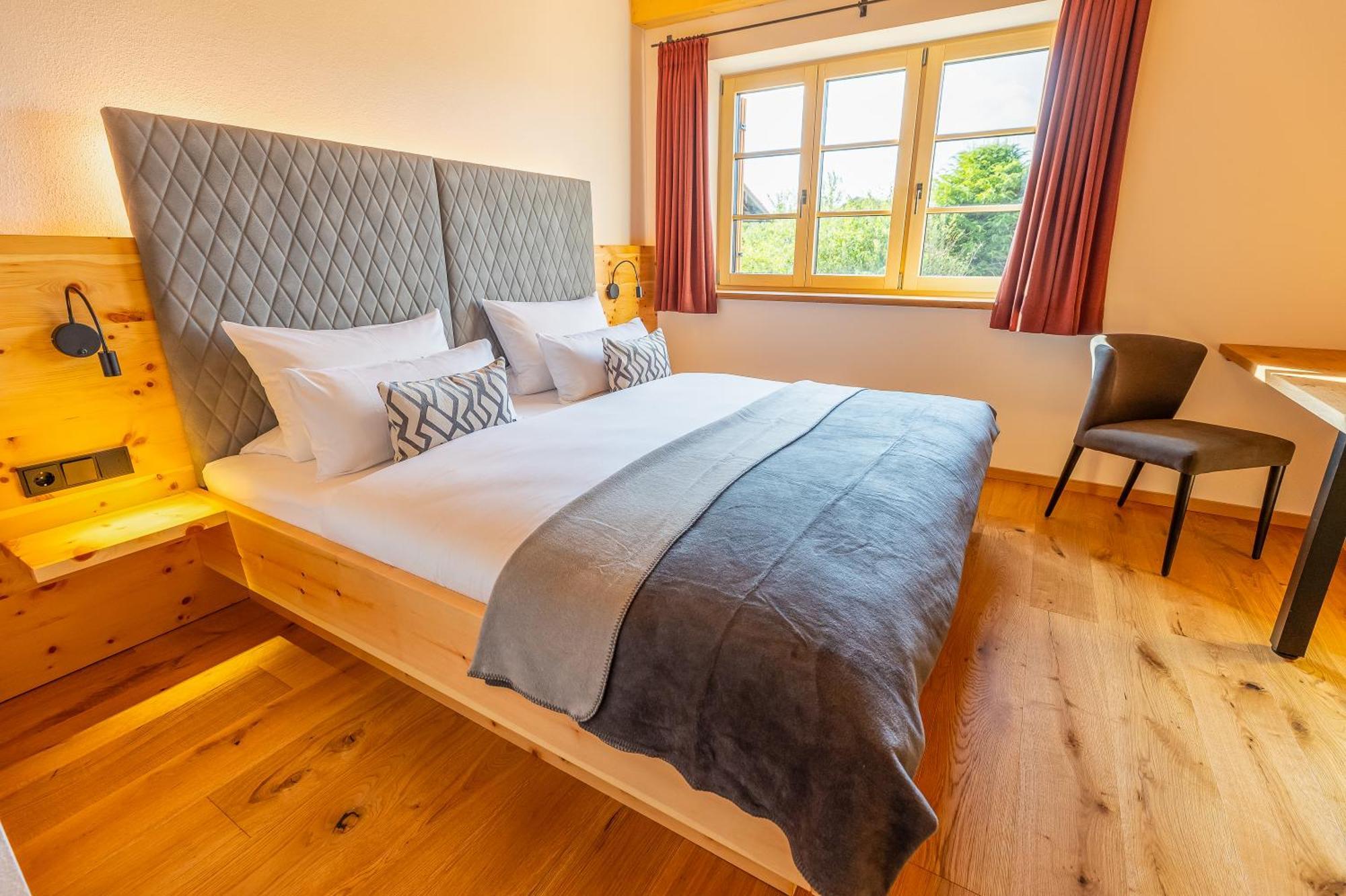 Graf Chiemo Suites - Direkt Am Chiemsee Mit Separatem Seezugang คีมิง ภายนอก รูปภาพ