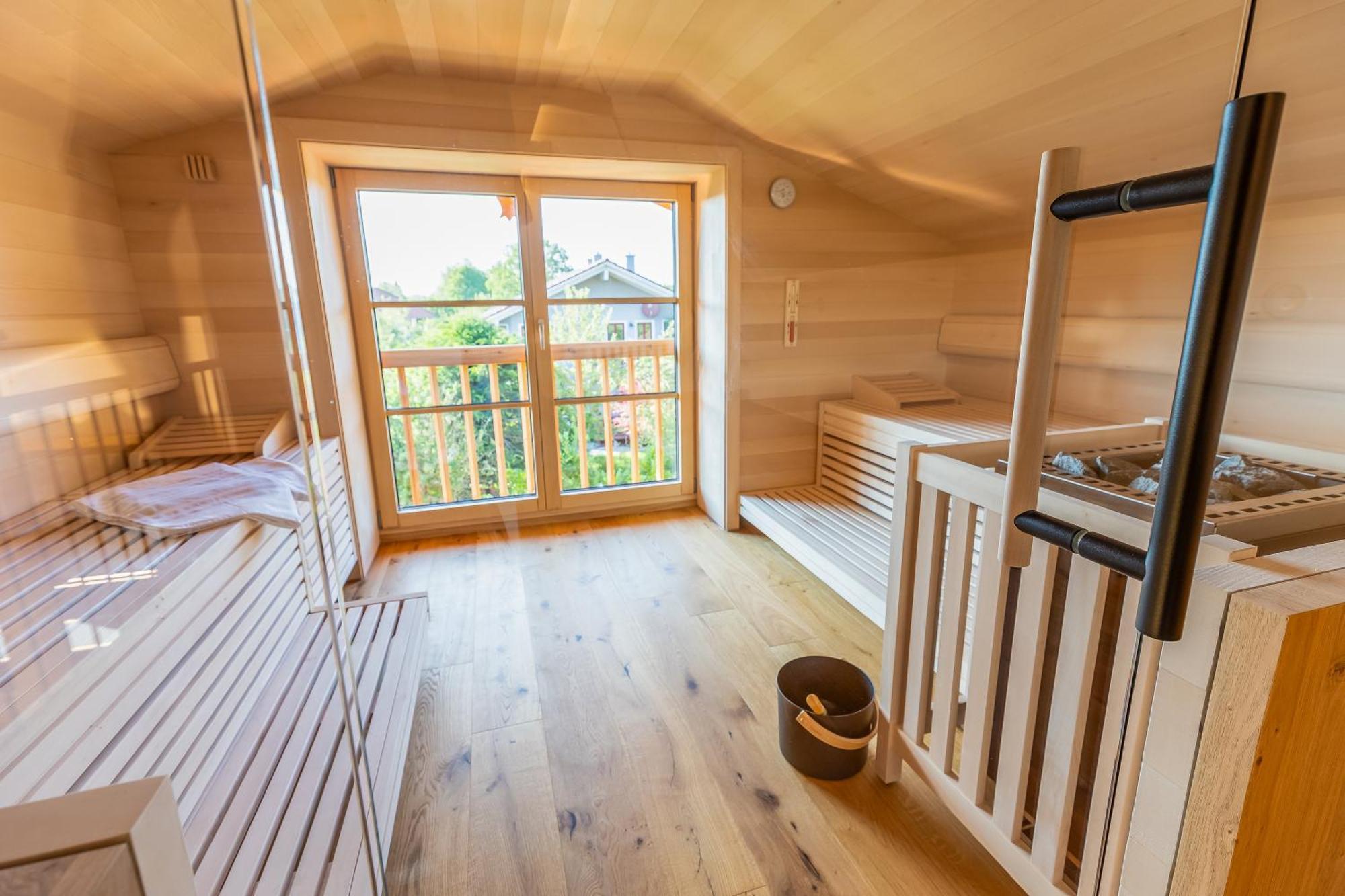 Graf Chiemo Suites - Direkt Am Chiemsee Mit Separatem Seezugang คีมิง ภายนอก รูปภาพ