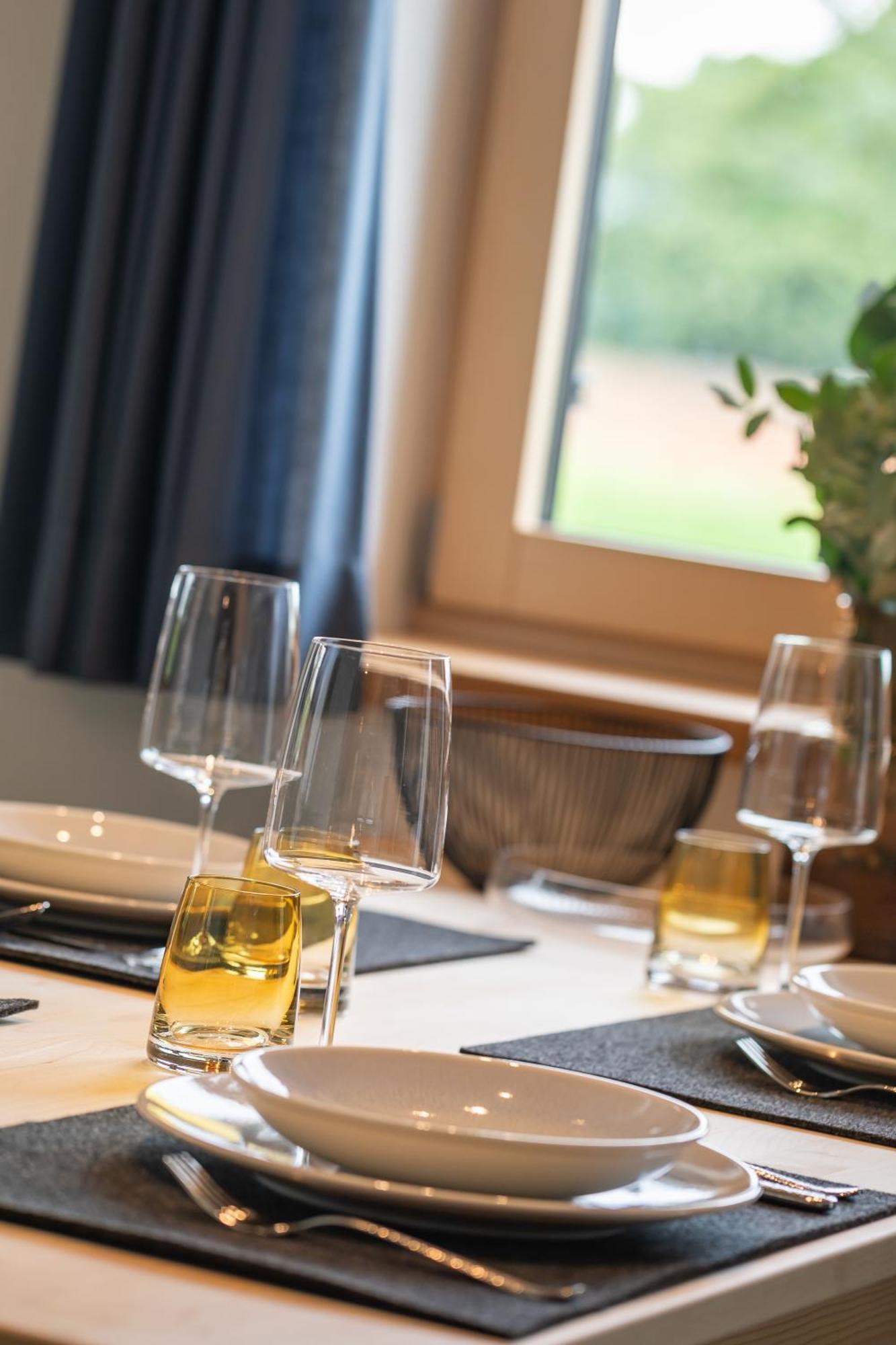 Graf Chiemo Suites - Direkt Am Chiemsee Mit Separatem Seezugang คีมิง ภายนอก รูปภาพ