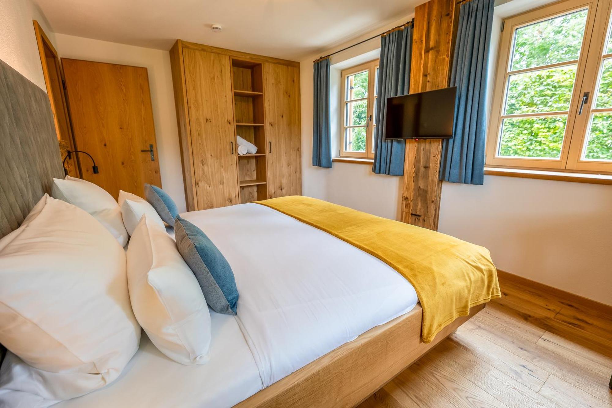 Graf Chiemo Suites - Direkt Am Chiemsee Mit Separatem Seezugang คีมิง ภายนอก รูปภาพ