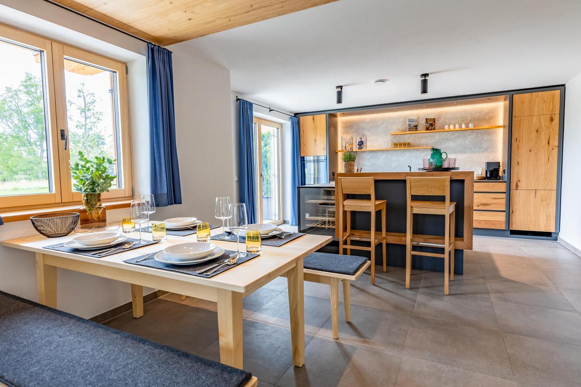 Graf Chiemo Suites - Direkt Am Chiemsee Mit Separatem Seezugang คีมิง ภายนอก รูปภาพ